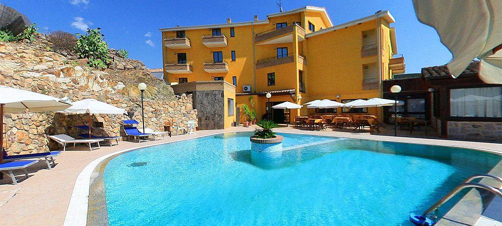 Hotel Le Palme SantʼAnna Arresi Εξωτερικό φωτογραφία