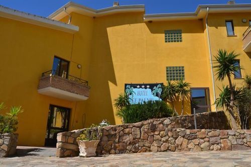 Hotel Le Palme SantʼAnna Arresi Εξωτερικό φωτογραφία
